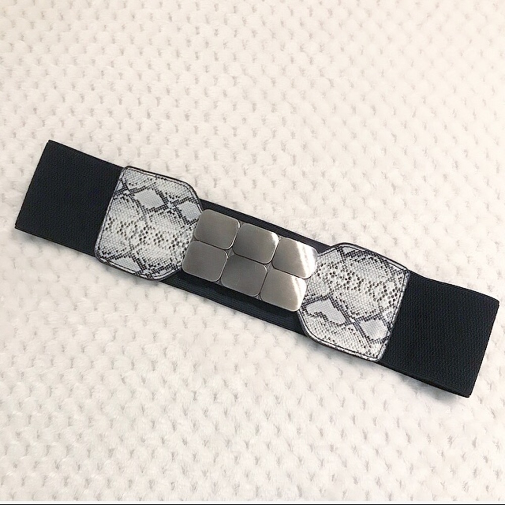 Snakeskin print elastic belt